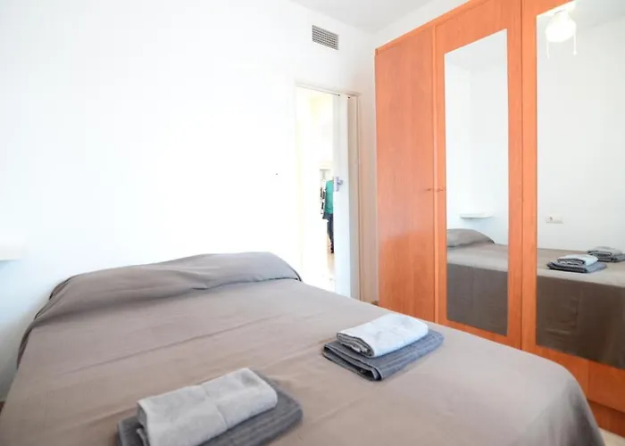 Fuengirola Апартаменты *